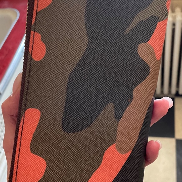 Wallet - Picture 2 of 3